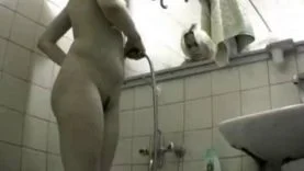 voyeur shower 1