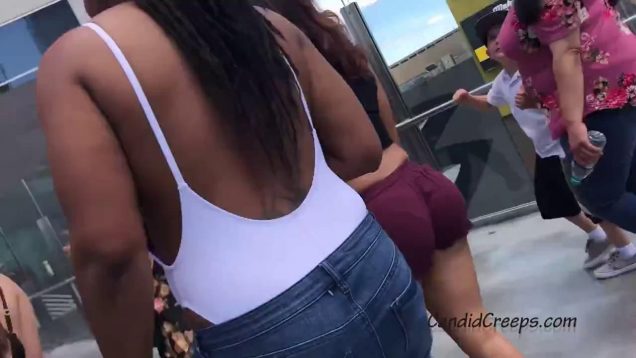5 4 jiggly booty latina